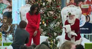 Mişel Obama Şaxta baba ilə rəqs etdi 
