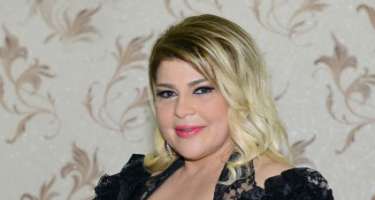 Mətanətin boğazına milçək girib