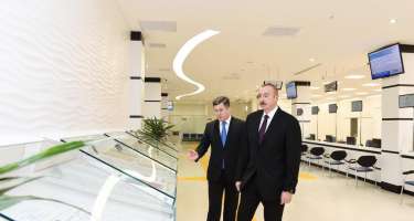 İlham Əliyev Əmlak Məsələləri Dövlət Komitəsinin yeni Əmlak Xidmətləri Məkanının açılışında iştirak edib -