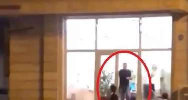 Bakıda kişi şirkətin ofisini dağıtdı, maşının şüşələrini sındırdı