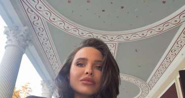 21 yaşlı modelin Ancelina Coliyə olan bənzərliyi görənləri təəccübləndirir