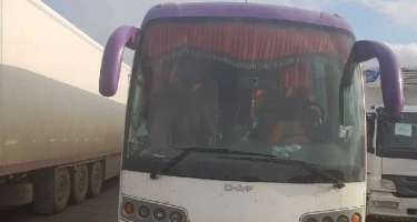 Köhnə avtobusu yenisi ilə əvəzlədi, gömrükdə tutuldu