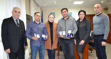 Bir ailəni ölümdən xilas edən azərbaycanlı qardaşlara mükafat verildi