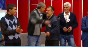 Zaur efirdə xəbəri açıqlayıb diz çökdü - hər kəsi kövrəldən anlar -