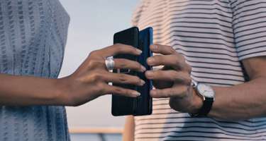 ​Huawei Mate 20 Pro təkcə telefon deyil, həm də bir portativ enerji qurğusudur