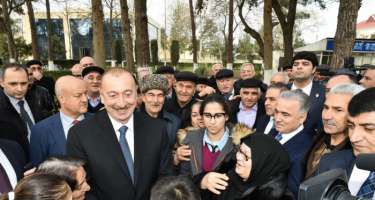 Prezidentin Beyləqan sakinləri ilə səmimi söhbəti