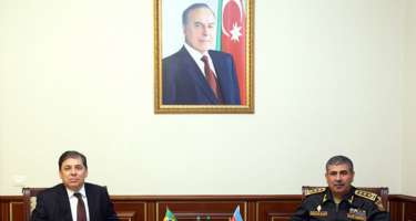 Müdafiə naziri yeni səfirlə görüşüb