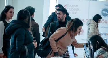 ​Turizm sahəsində ixtisaslaşan tələbələrin böyük görüşü reallaşdı