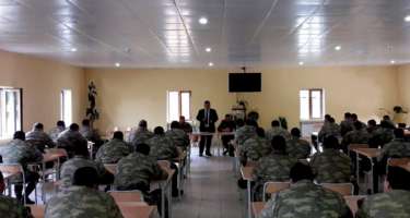 Dini Qurumlarla iş üzrə Dövlət Komitəsinin nümayəndələri əsgərlərlə görüşüb