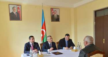 Dövlət Komitəsinin sədri Yevlaxda vətəndaşları qəbul edib
