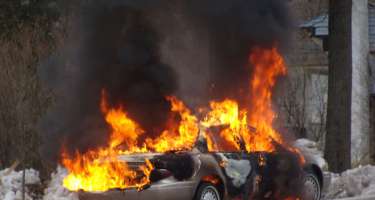 Ceyranbatan qəsəbəsində "Opel" yanıb