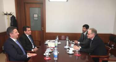 Hikmət Hacıyev Almaniyada Qarabağı müzakirə edib