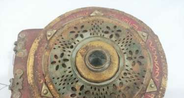 1100 yaşı var