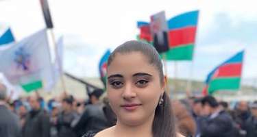 Almaxanımın ifası hər kəsi kövrəltdi -