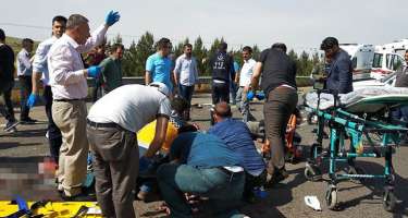 HADİSƏ! Tibb işçilərini daşıyan avtobus qəzaya düşdü: