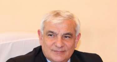 Kamal Abdulla: 