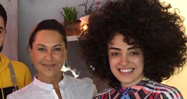 Hülya Avşardan Tatlısesin qızına