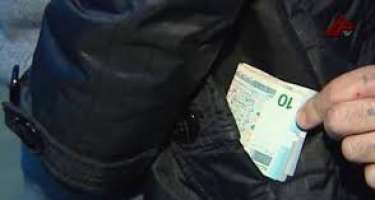 Metroda qızın cibinə girən kişi tutuldu - 