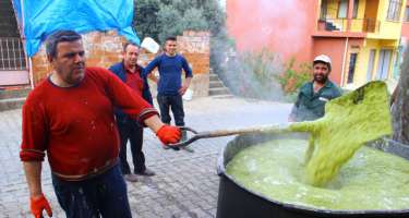 ​  Babasından öyrəndiyi üsulla 