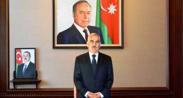 Vasif Talıbov müәllimlәrә 