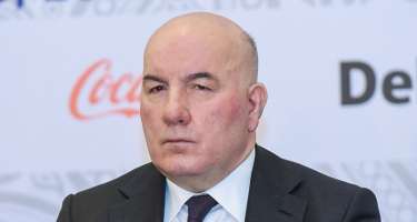 Elman Rüstəmov istefa verməsi xəbərlərinə aydınlıq gətirdi