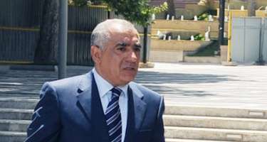 Əli Əsədov Mikayıl Cabbarovu kollektivə təqdim etdi