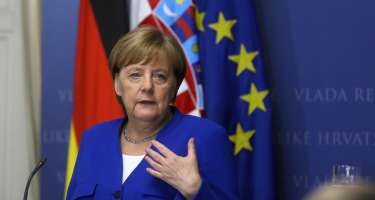 Merkel Osventsimə gedir - 