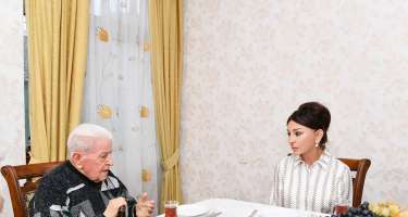Mehriban Əliyeva Əlibaba Məmmədovun evində qonaq olub