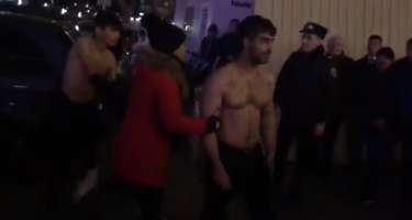 Bakıda insanlara bıçaqla hücum edənlərin 