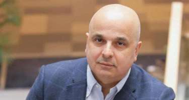 5,3 milyon avro mükafat alan azərbaycanlı həkim Bakıya gəlib