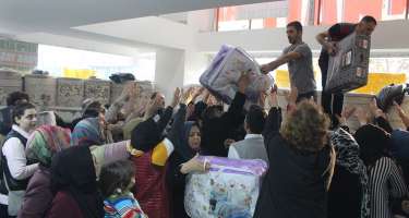 Ucuz yorğan üçün bir-birlərini qırdılar - 