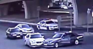 Bakıda yol polisinin gözü qarşısında baş verən qəzalar - 