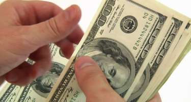 Azərbaycan əhalisi nağd dollar alışını azaldıb