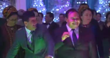 Prezident Azərbaycan mahnısına məmurları belə oynatdı - 