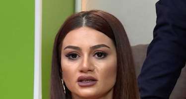 Canlı yayımda göz yaşına boğulan müğənni: 