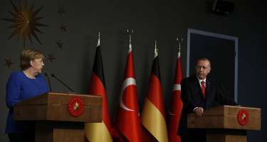 Ərdoğan: "İdlibdən 400 minə yaxın sakin Türkiyə sərhədinə doğru yola çıxıb"