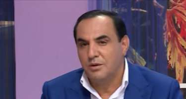 Efirə kostyumda gələn Manaf: “Bambılı necə kostyum geyinə bilər?" -