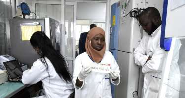 Afrikada daha bir ölkədə ilk ölüm gerçəkləşdi