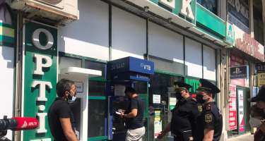 Bakı polisi maskalarla bağlı hərəkətə keçdi - 