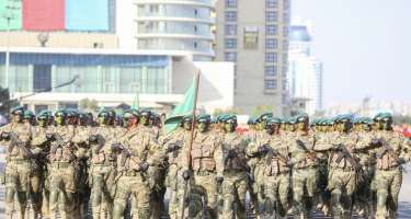 Heydər Əliyev Fondunun əməkdaşları Silahlı Qüvvələrə Yardım Fonduna ianə köçürüb