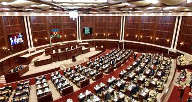 Milli Məclisin sədri və deputatlar Silahlı Qüvvələrə Yardım Fonduna vəsait köçürür