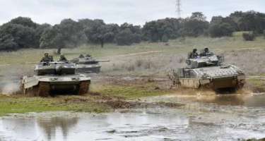 Ermənilər tank sürməyə hərbçi tapmırlar - 