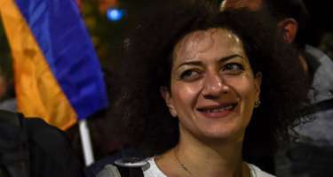 Erməni kişilərindən əli üzülən Akopyanın növbəti 