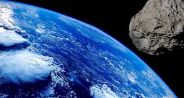 Yerə asteroid yaxınlaşır -