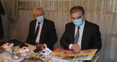 Niyazi Bayramov şəhid ailəsini ziyarət edib - 