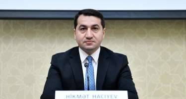 Hikmət Hacıyev xarici jurnalistlərin suallarını cavablandırıb - 