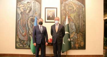 Ceyhun Bayramov pakistanlı həmkarı ilə görüşüb