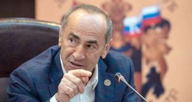 Koçaryan Paşinyanı məhkəməyə verdi
