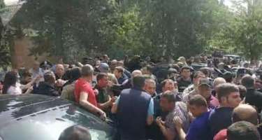 Paşinyanı yumurta atəşinə tutdular - 