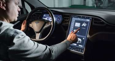Tesla öz sığorta xidmətini 